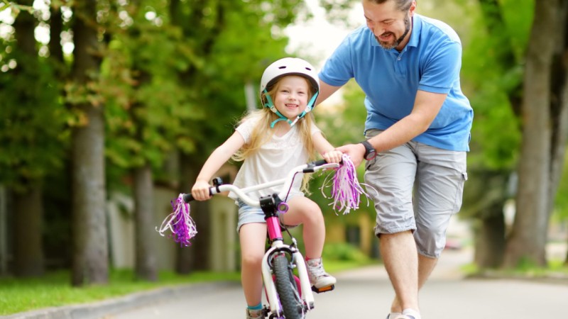 Kako naučiti otroka voziti kolo - metode in triki