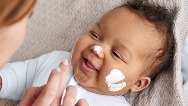 Nega otroške kože ter 9 najpogostejših napak staršev