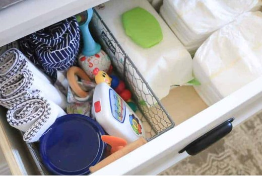 Učinkovita in varna organizacija previjalne mize