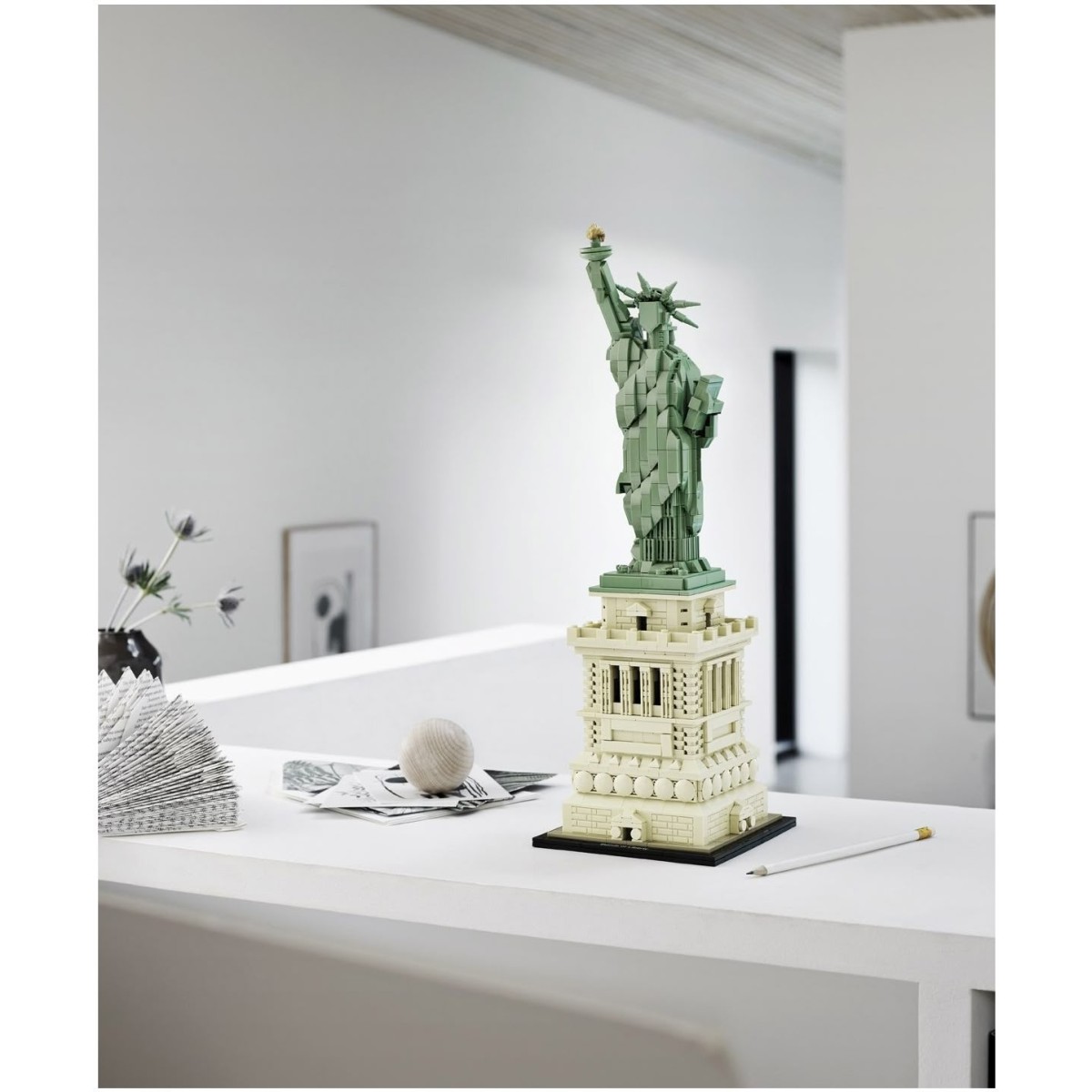 Lego kocke Architecture Kip Svobode 21042