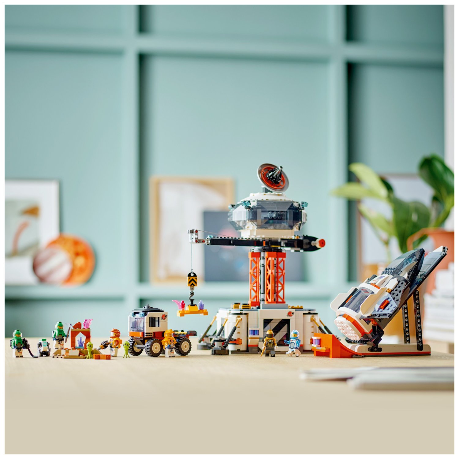 Lego kocke City Vesoljska postaja in izstrelitvena ploščad za rakete 60434