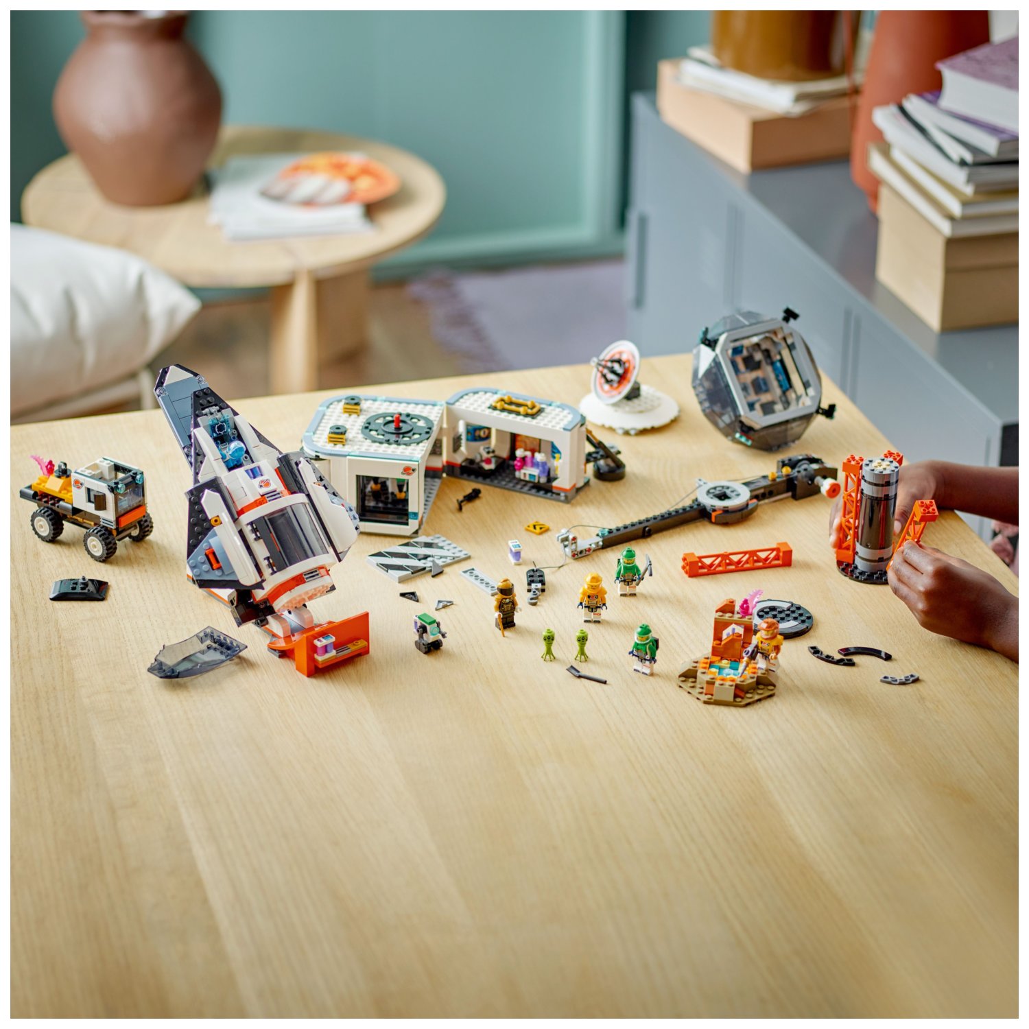 Lego kocke City Vesoljska postaja in izstrelitvena ploščad za rakete 60434