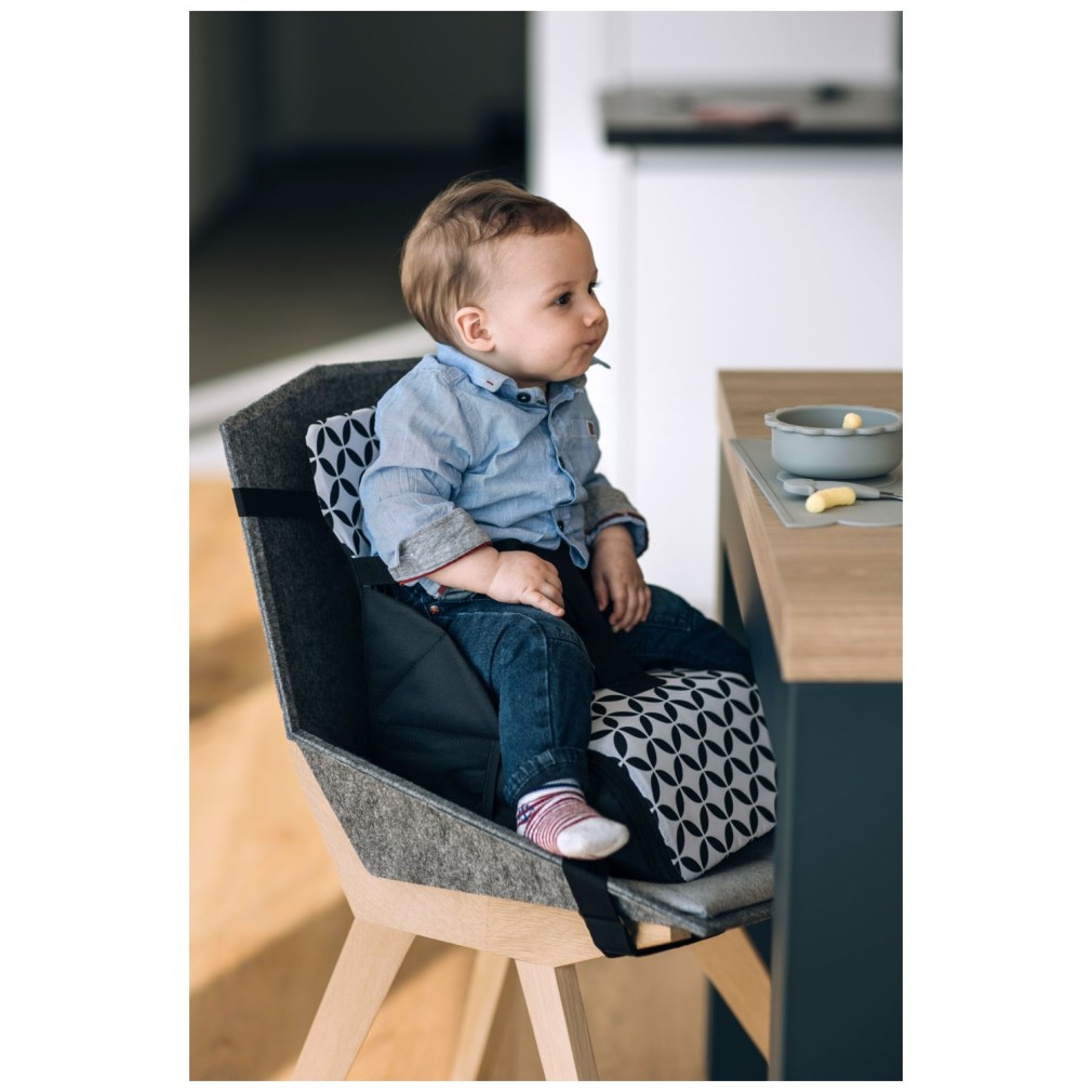 Prenosni stolček za hranjenje FOLD & GO Black