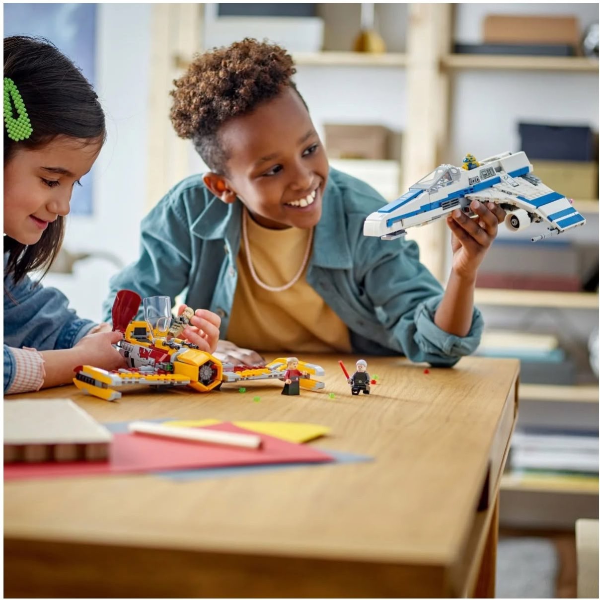 Kocke Star Wars E-Wing Nove Republike protiv Starfightera Shin Hati 75464