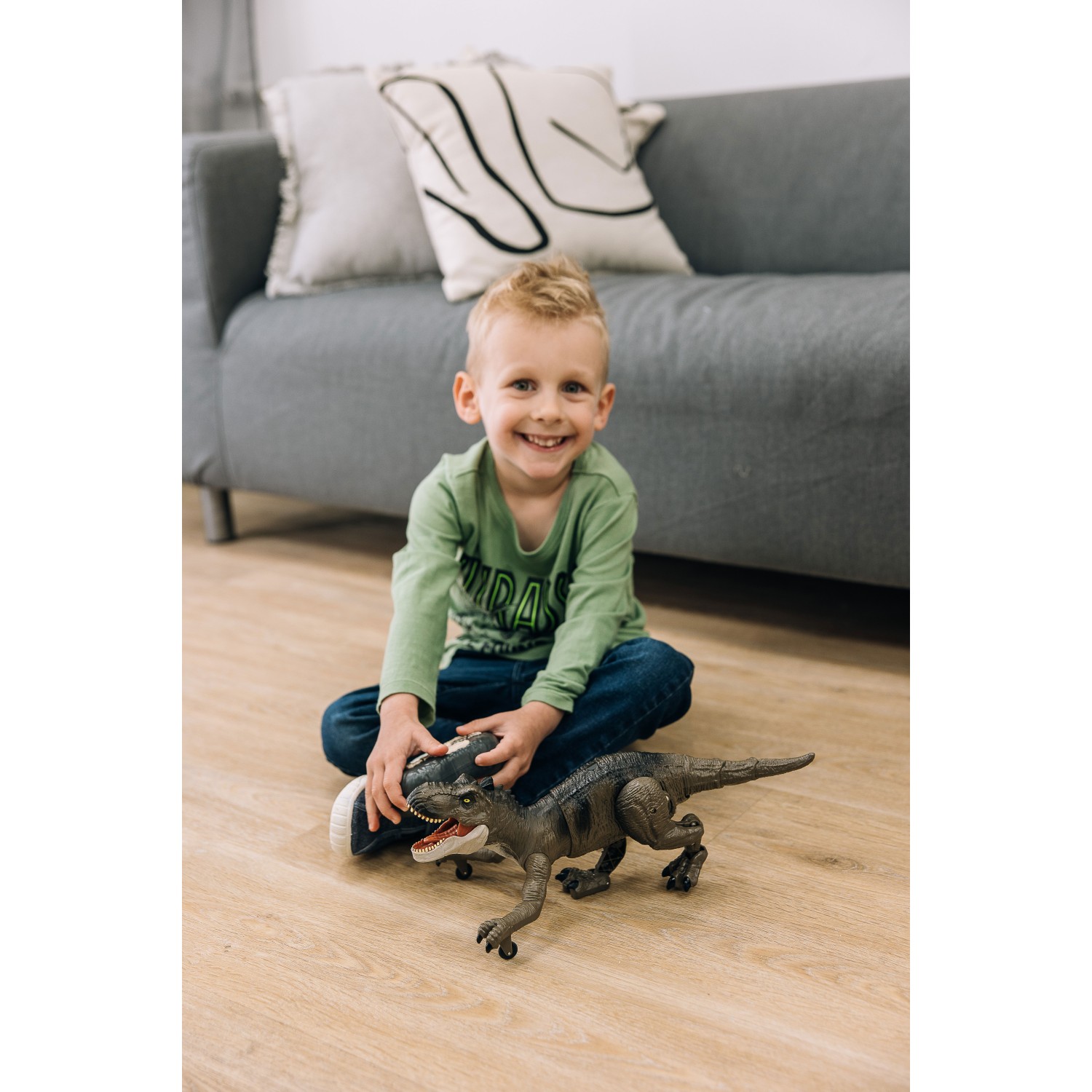 Free 2 Play Mega Tiranozaver Rex na daljinsko upravljanje, s paro, z zvočnimi in svetlobnimi efekti Free 2 Play Mega Tiranozaver Rex na daljinsko upravljanje, s paro, z zvočnimi in svetlobnimi efekti