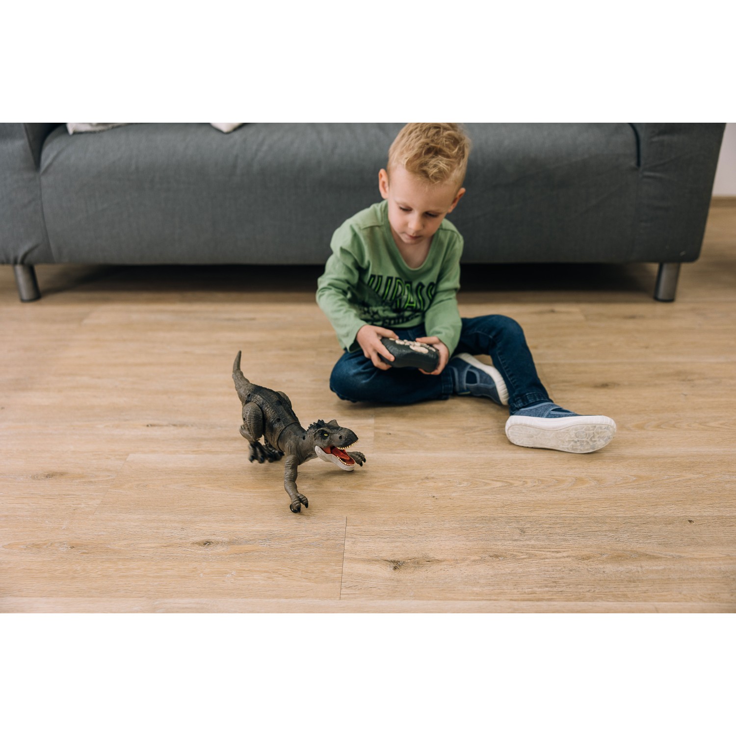 Free 2 Play Mega Tiranozaver Rex na daljinsko upravljanje, s paro, z zvočnimi in svetlobnimi efekti Free 2 Play Mega Tiranozaver Rex na daljinsko upravljanje, s paro, z zvočnimi in svetlobnimi efekti