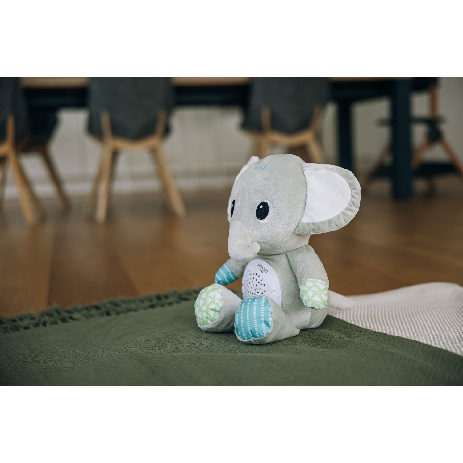 Free 2 Play Slonček z glasbo in projekcijo