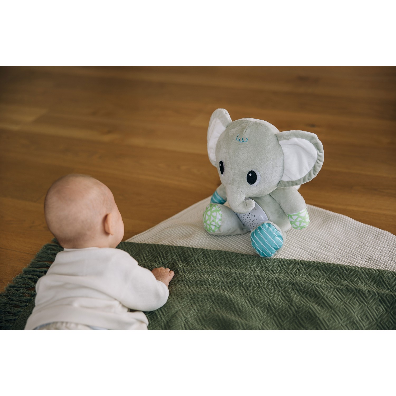 Free 2 Play Slonček z glasbo in projekcijo