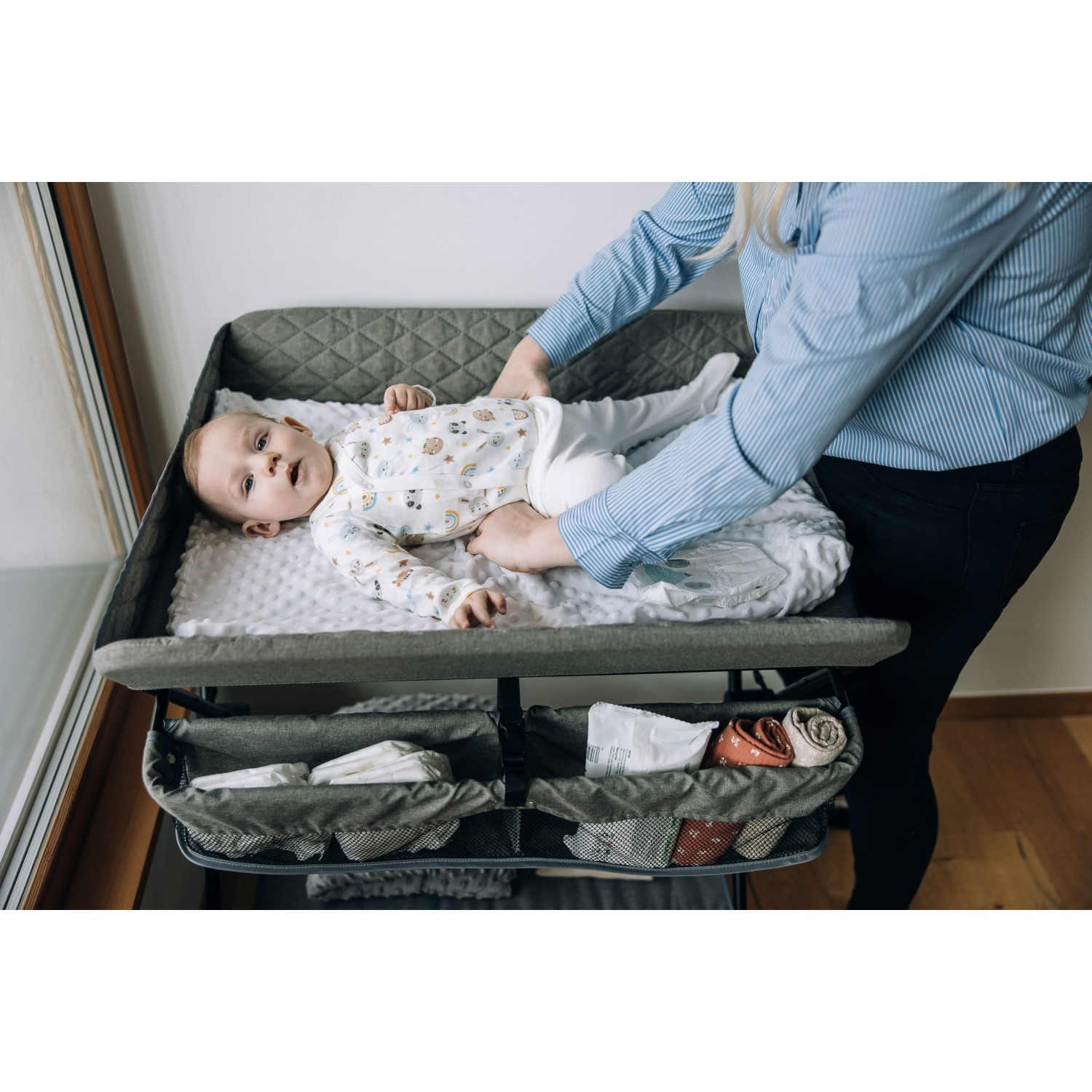 FreeON zložljiva previjalna miza LIA Grey