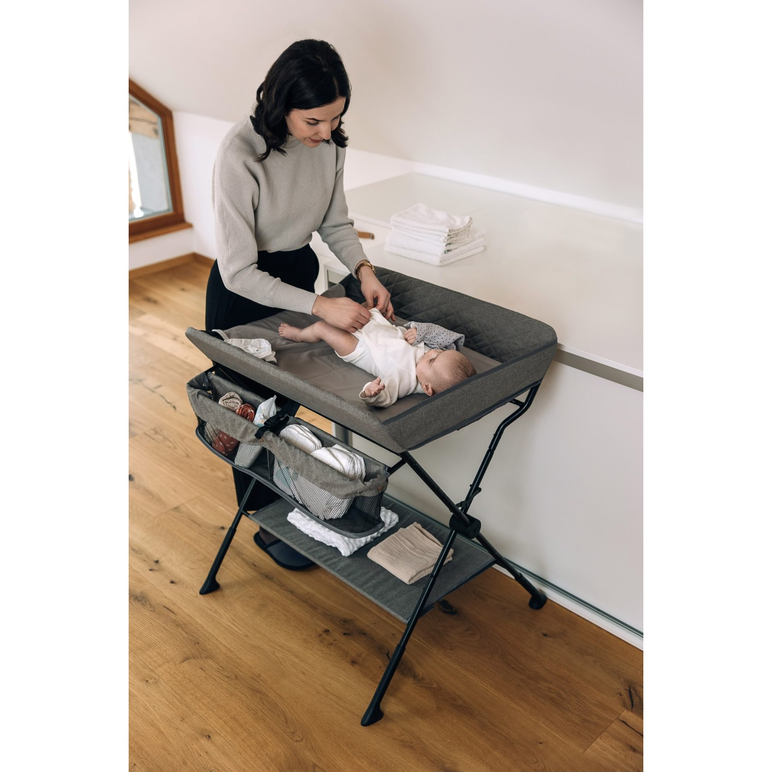 FreeON zložljiva previjalna miza LIA Grey