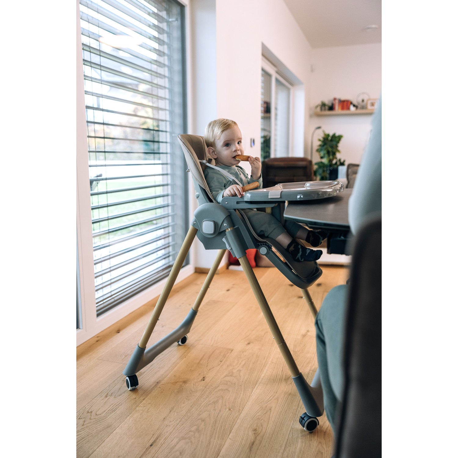 FreeON stol za hranjenje Kai Turquoise FreeON stol za hranjenje Kai Turquoise