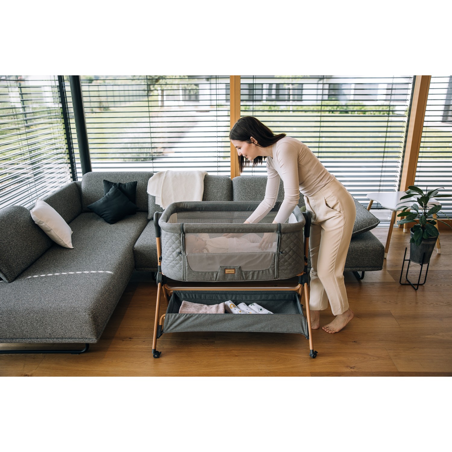 Obposteljna posteljica Nest&Feed in stolček za hranjenje 2 v 1 grey Obposteljna posteljica Nest&Feed in stolček za hranjenje 2 v 1 grey