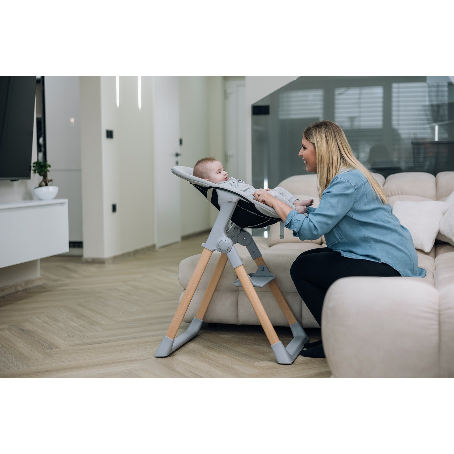 FreeON stol za hranjenje 2v1 Flexi Grow siva