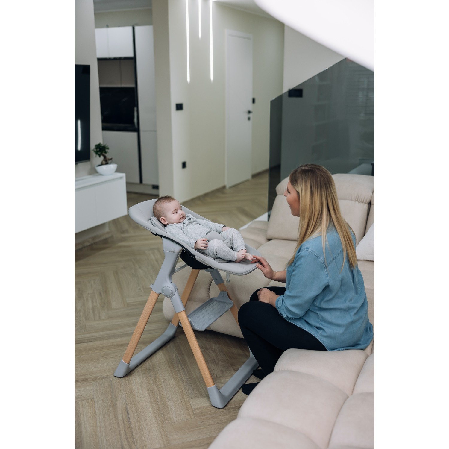 FreeON stol za hranjenje 2v1 Flexi Grow siva