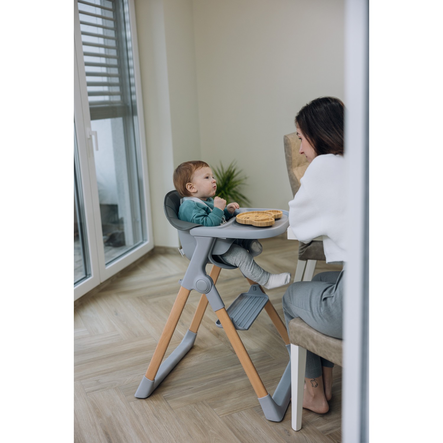 FreeON stol za hranjenje 2v1 Flexi Grow siva