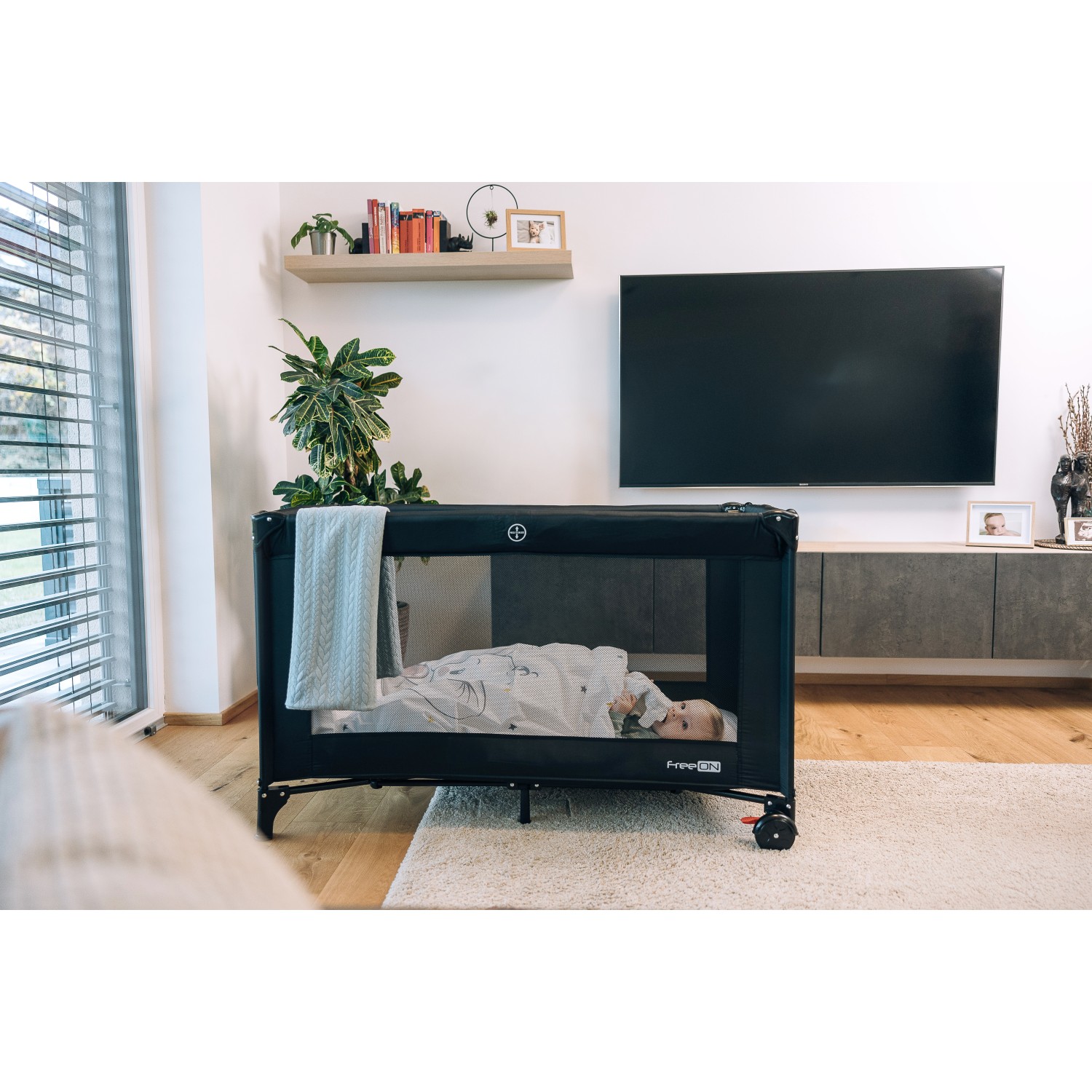 Prijenosni krevetić Snooze black