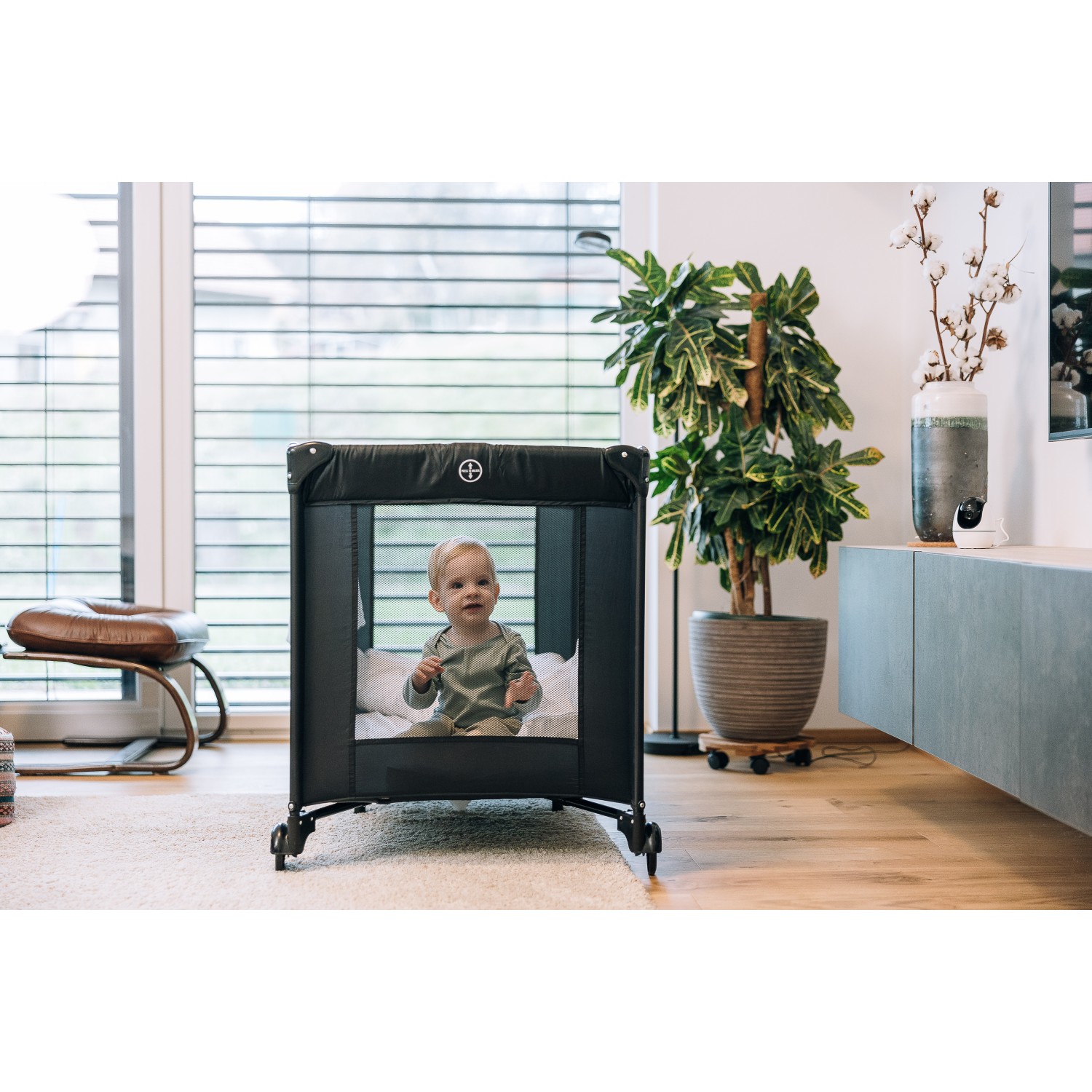 Prijenosni krevetić Snooze black