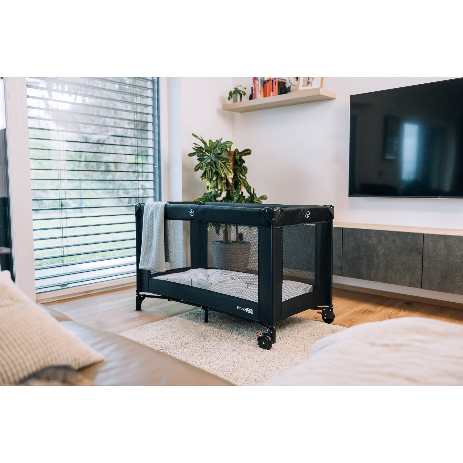 Prijenosni krevetić Snooze black