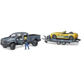 Bruder kamion s prikolicom i sportskim automobilom Bruder kamion s prikolicom i sportskim automobilom