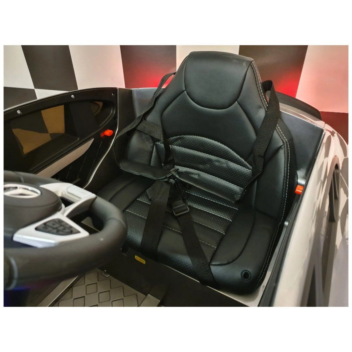 12V MERCEDES GLC 63 COUPE’  Metallic Silver - auto na akumulator