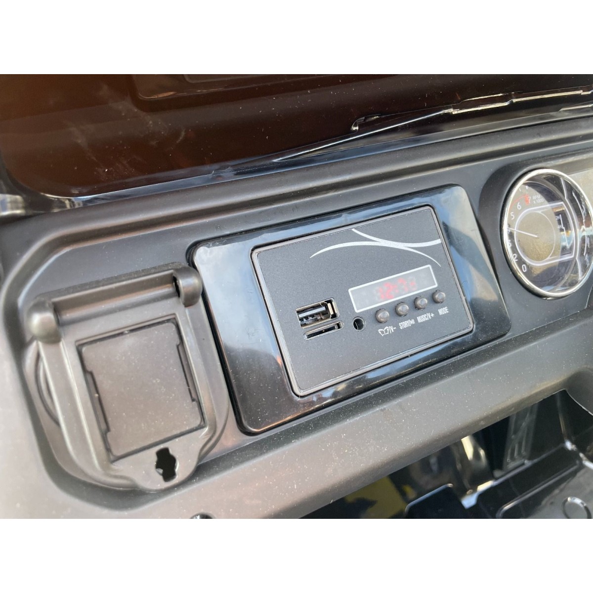 12V JEEP Wrangler RUBICON 4x4 Li - avto na akumulator, oranžen