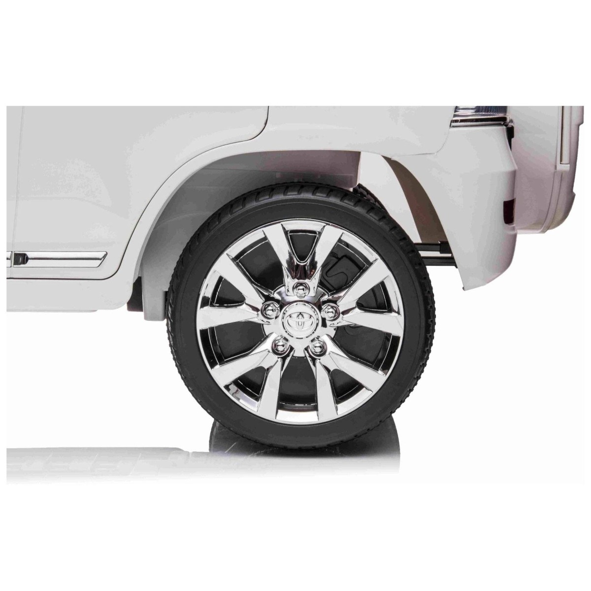 12V Toyota Landcruiser - avto na akumulator, bel 12V Toyota Landcruiser - avto na akumulator, bel