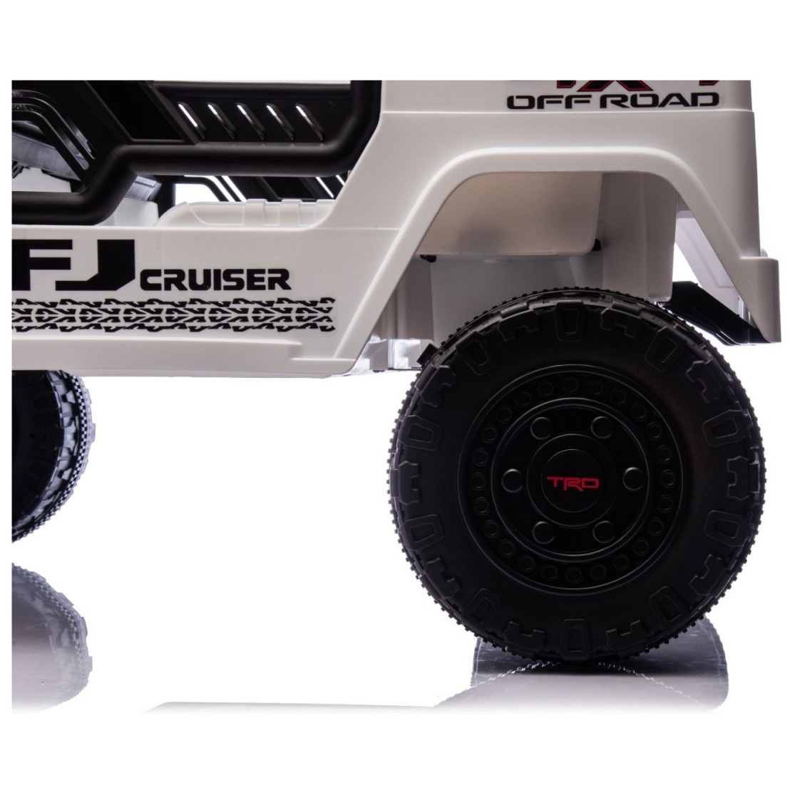 22V avto na daljinca 4x4 Toyota FJ Cruiser XXL, li-ion, bel