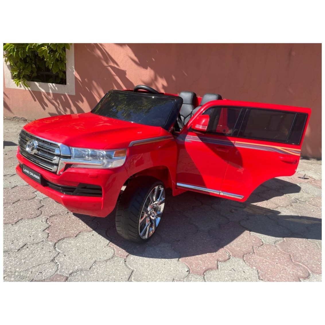 12V Toyota Landcruiser - avto na akumulator, rdeč