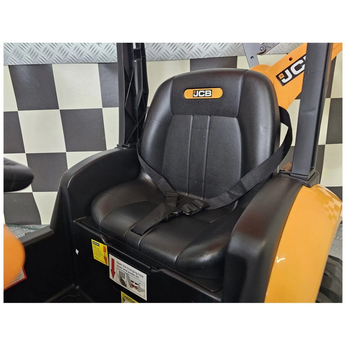 12V Otroški bager JCB SITEMASTER s streho