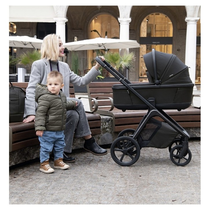 COMMANDER Onyx Black Foppapedretti otroški voziček 3v1