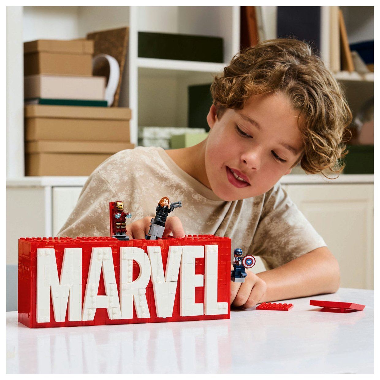 Lego® Super Heroes 76313 Logotip in minifigure MARVEL