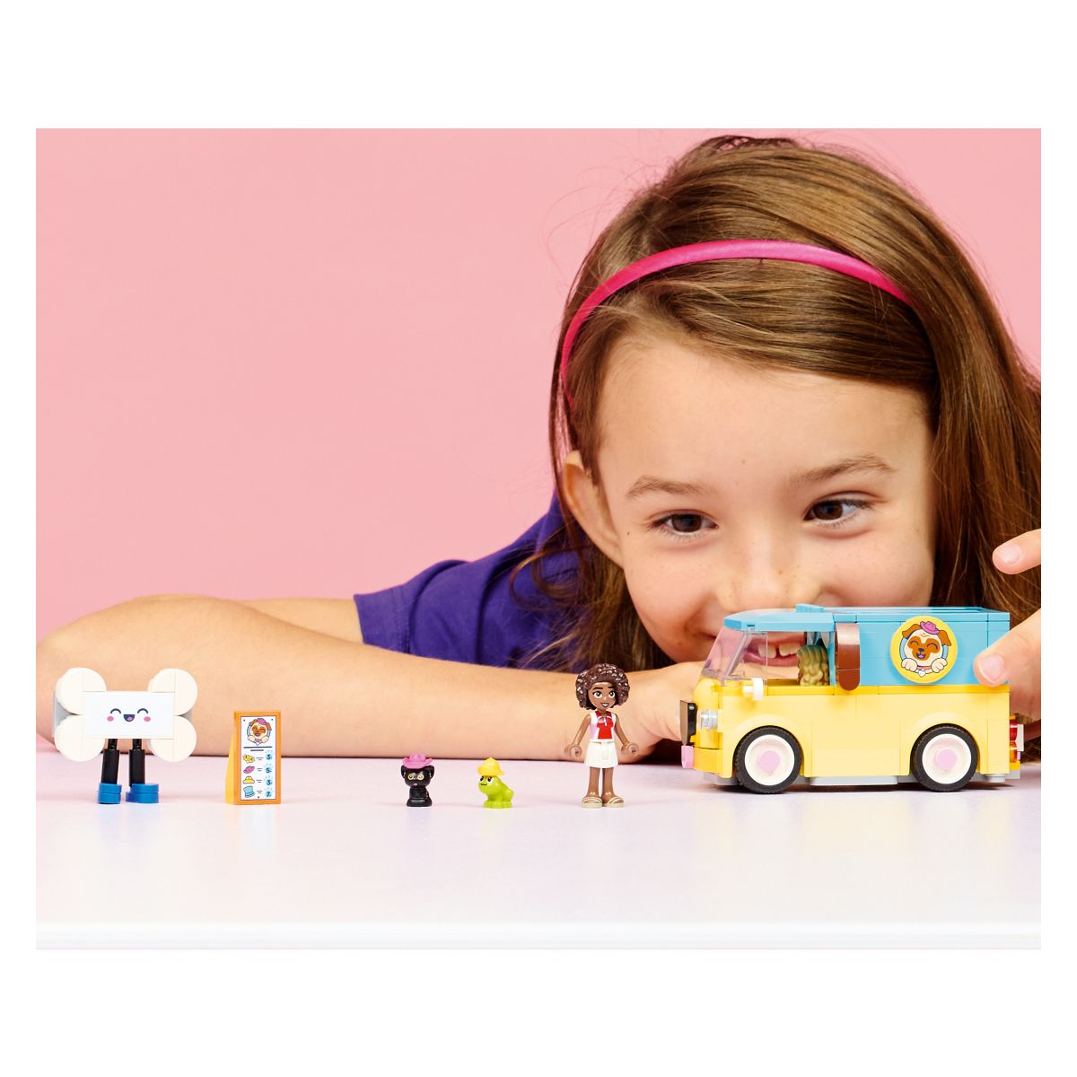 Lego Friends Poltovornjak z opremo za male živali 42678