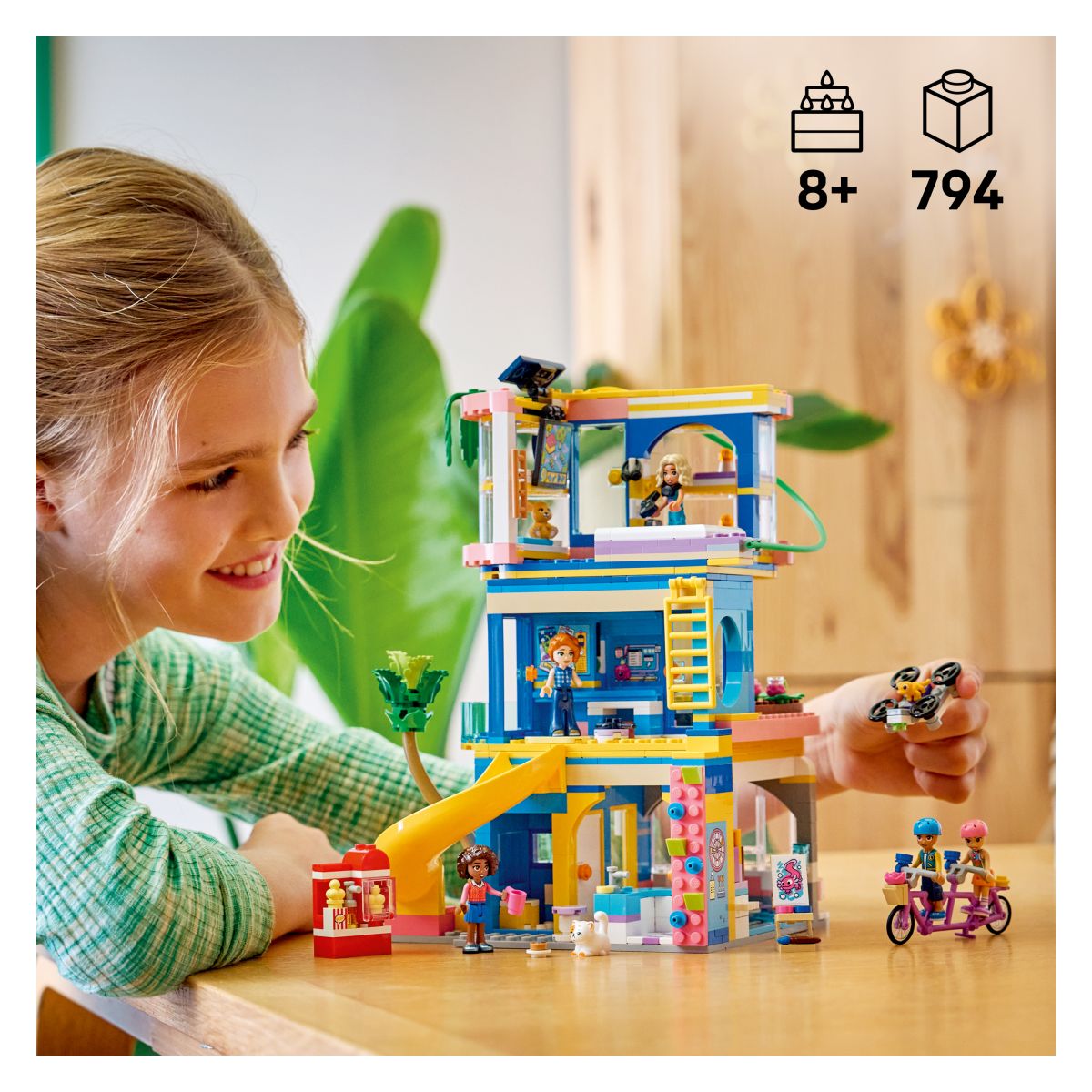 Lego Friends Klubska hiša prijateljev v Heartlake Cityju 42689