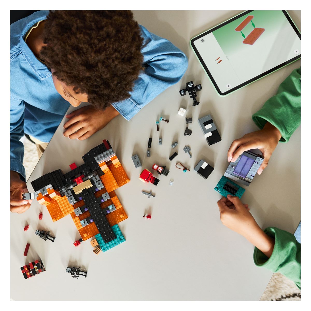 Kocke Minecraft Spopad z venežem 21590 Kocke Minecraft Spopad z venežem 21590