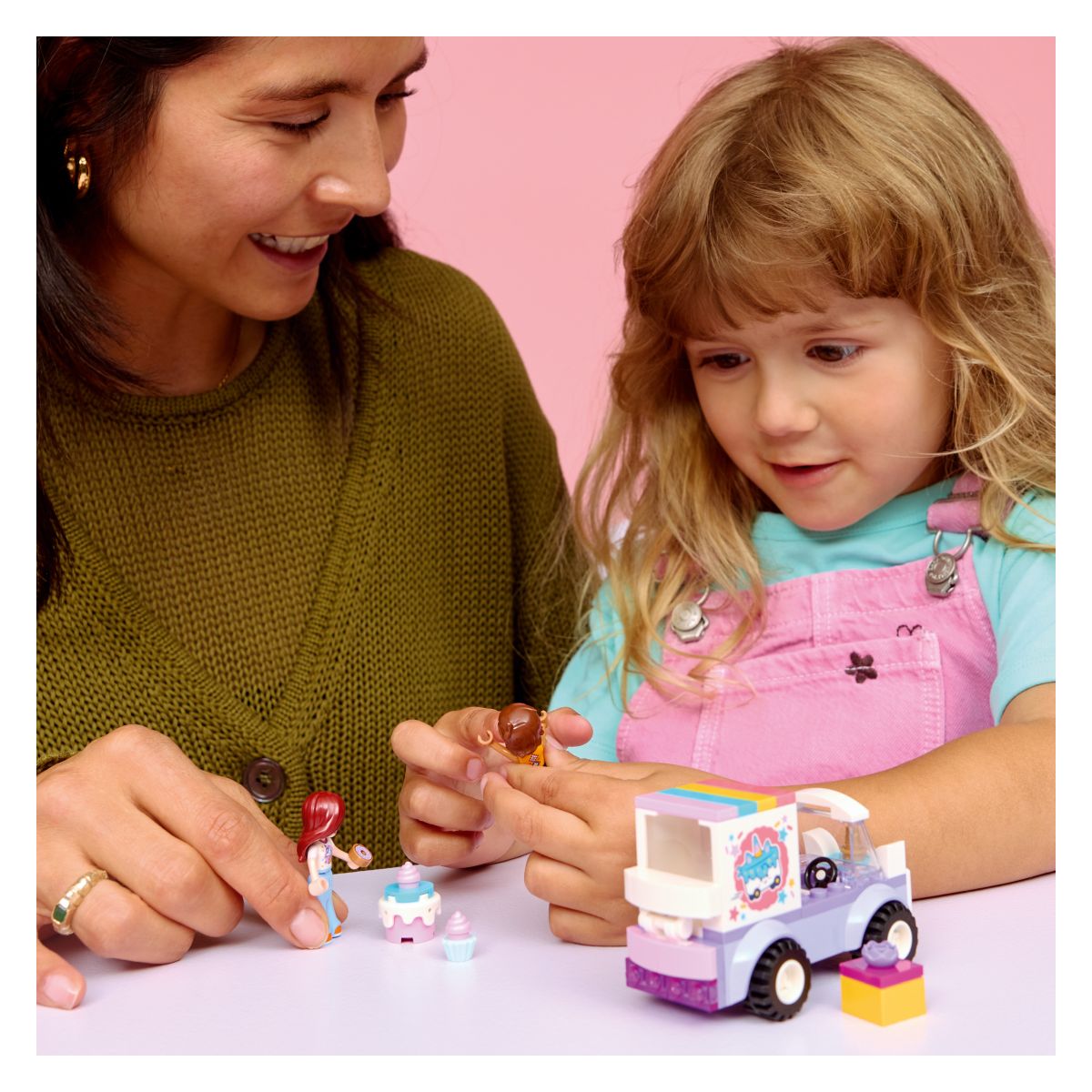 Lego Friends Samorogast avto za dostavo tort 42675