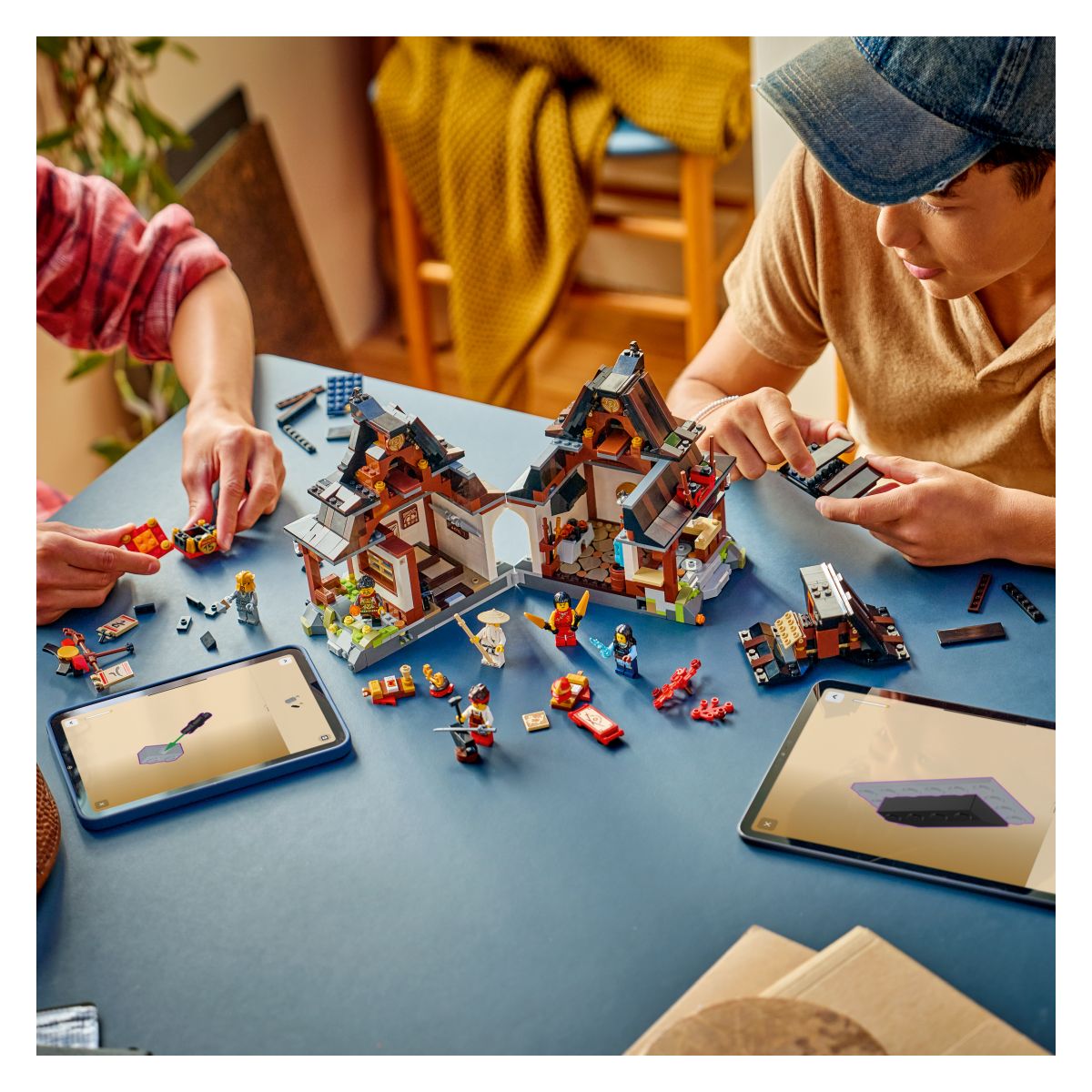 Kocke Ninjago 15. obletnica – Kovačnica štirih orožij 71858 Kocke Ninjago 15. obletnica – Kovačnica štirih orožij 71858