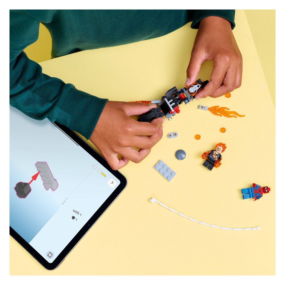 Kocke Super Heroes Spider-Man proti motoristu Ghost Riderju 76335