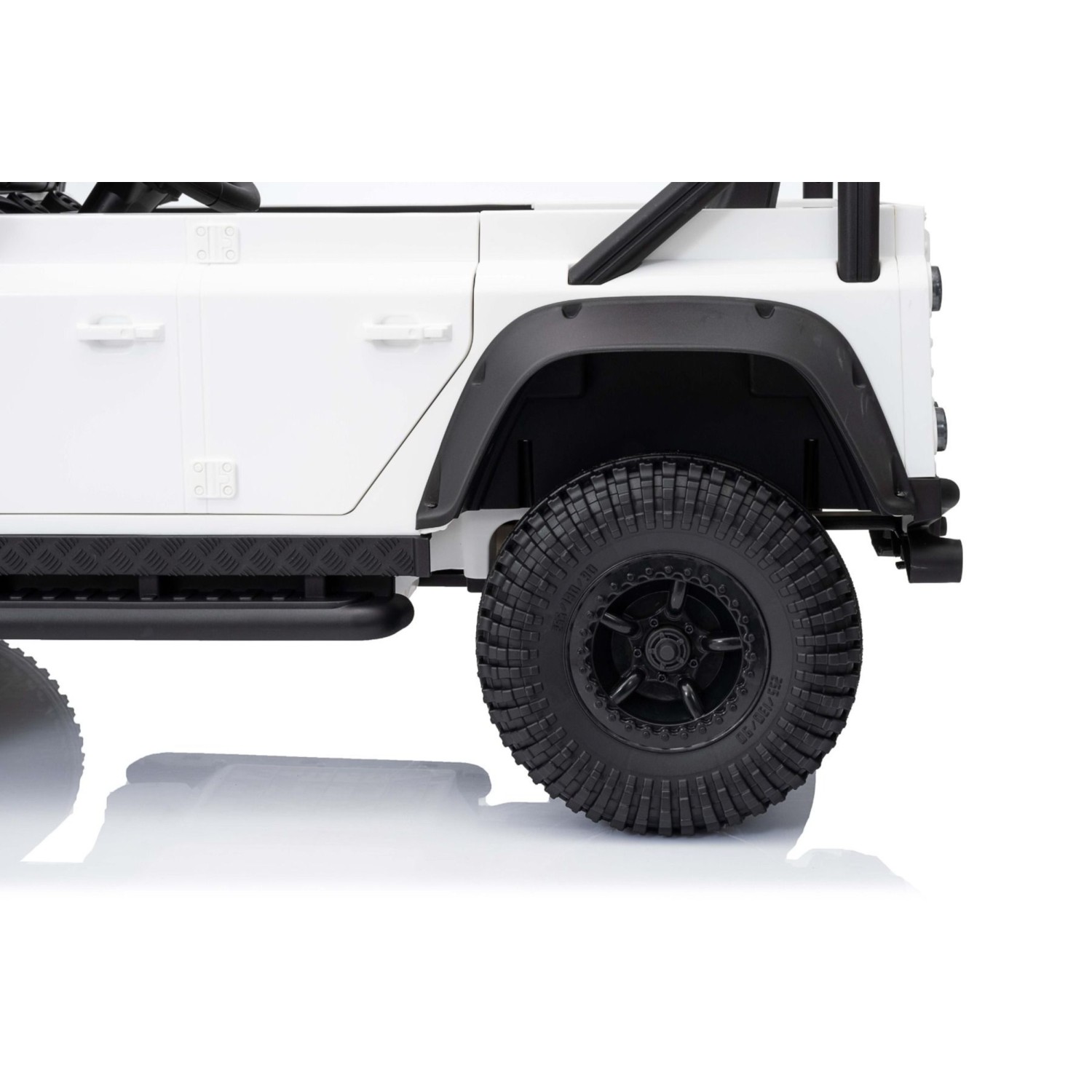 11V Land Rover Defender 110 SVX 11V Land Rover Defender 110 SVX, avto na akumulator