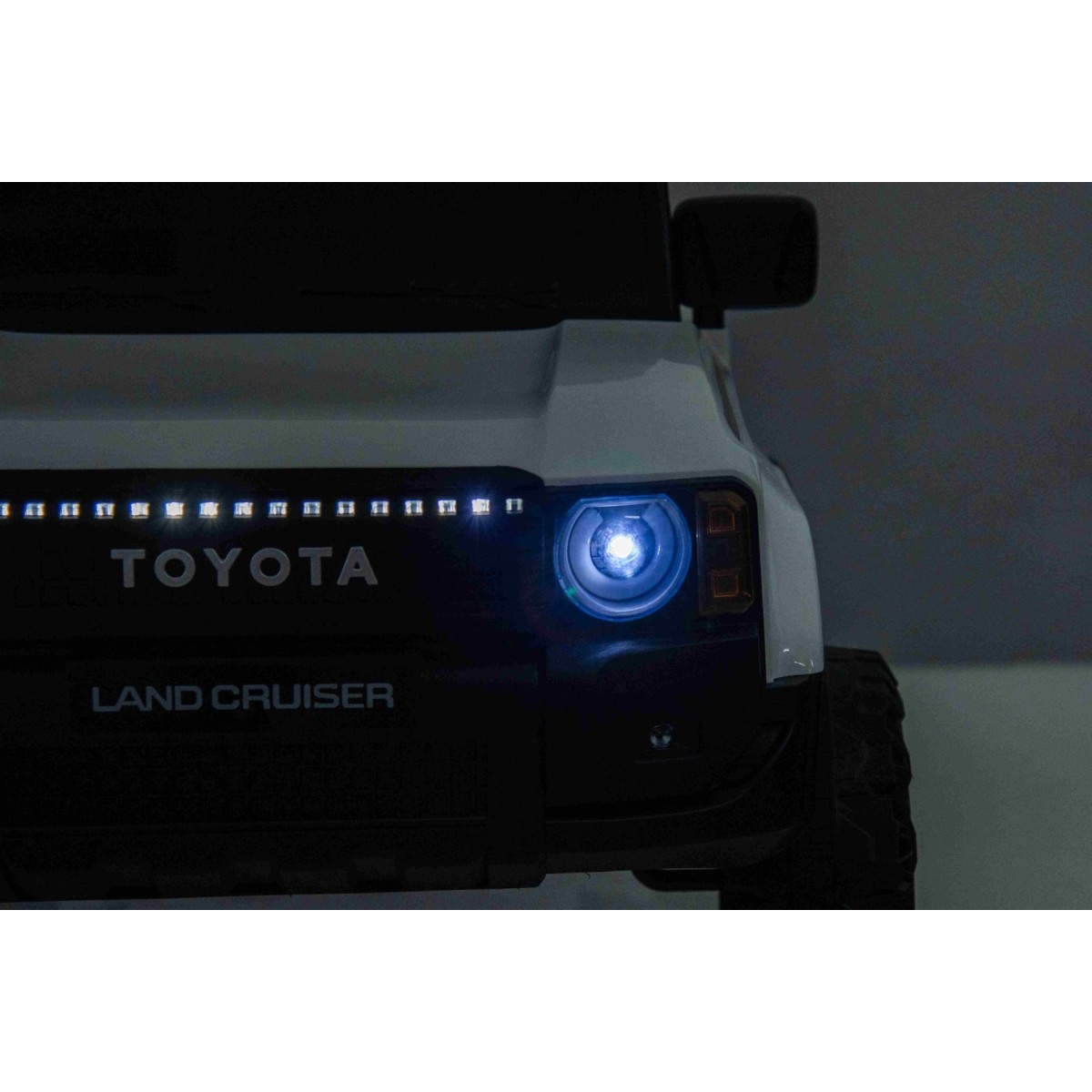 11V Toyota Landcruiser, bel 11V Toyota Landcruiser, enosed, 50W, jeep na daljinca