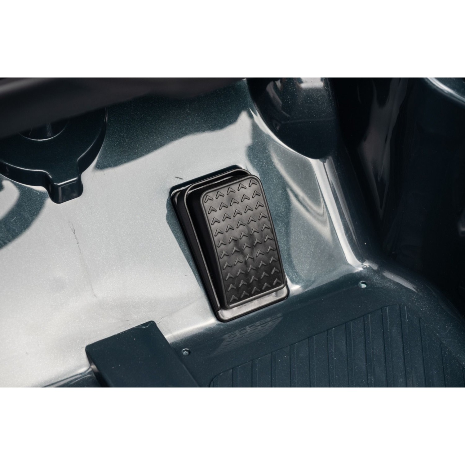 11V Mini Cooper Li, 2x25W, do 5km/h 11V Mini Cooper Li, 2x25W, do 5km/h, avto na akumulator