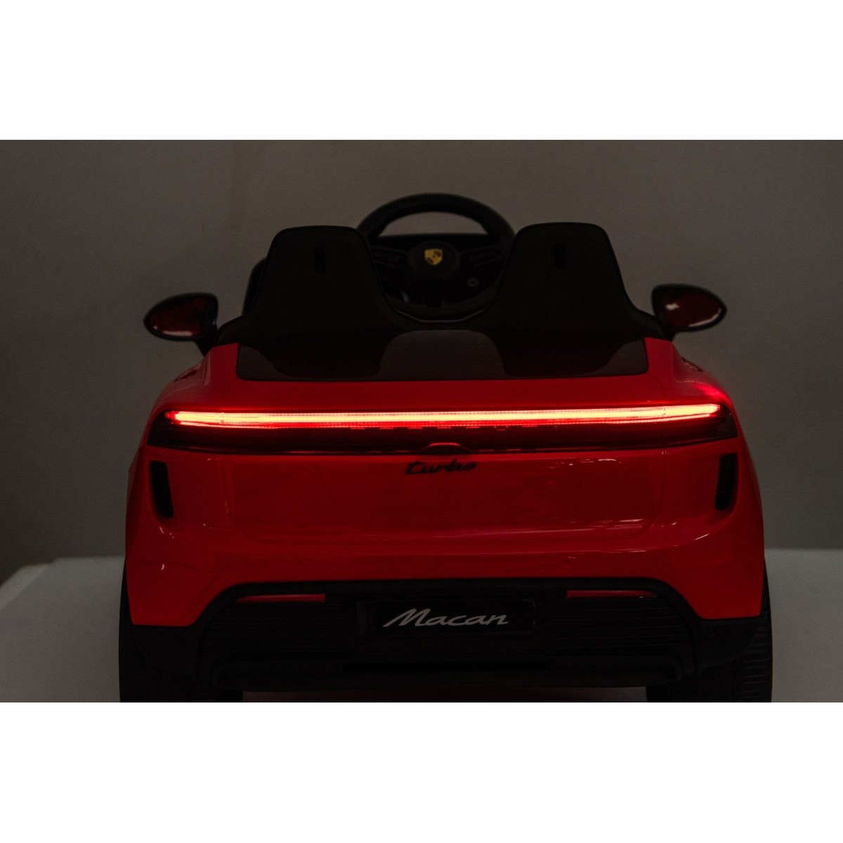 Beneo 11V avto na daljinca Porsche Macan, 2x35W, 2x2, rdeč 11V avto na daljinca Porsche Macan, 2x35W, 2x2, rdeč