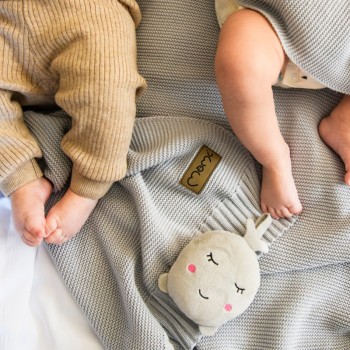 Odeja za dojenčka HUG 50% bombaž, 50% bambus, bež Odeja za dojenčka HUG 50% bombaž, 50% bambus, bež