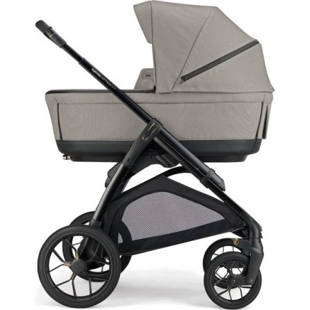 Aptica XT Darwin i-Size 4u1 Tundra Beige s okvirom total black Aptica XT Darwin i-Size 4u1 Tundra Beige s okvirom total black