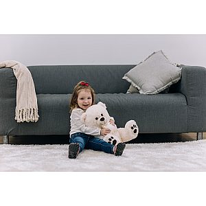 Free 2 Play plišasti medved Cuddly, 38 cm, beli