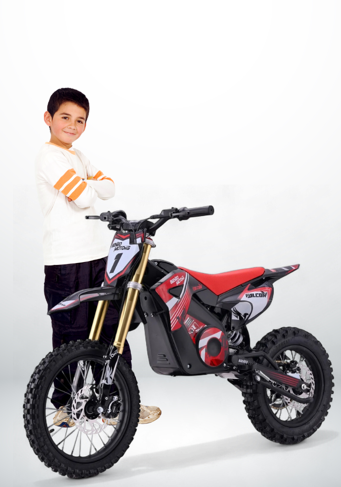 Otroški električni motor v naravi