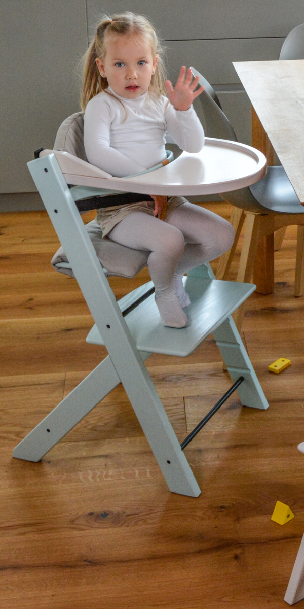 Lesen stol za hranjenje