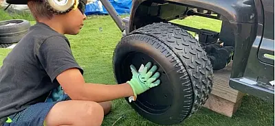 Menjate kolesa na avtu Peg Perego? Nujno Preberite!