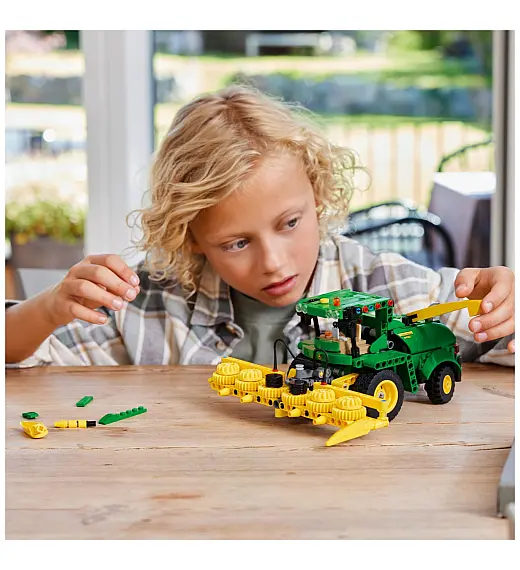 Lego kocke Technic John Deere 9700 Forage Harvester 42168