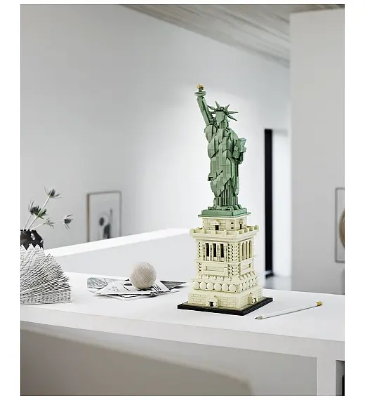 Lego kocke Architecture Kip Slobode 21042