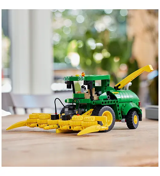 Lego kocke Technic John Deere 9700 Forage Harvester 42168